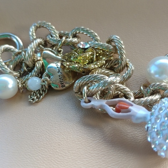Betsey Johnson ballerina charm bracelet - Picture 5 of 6